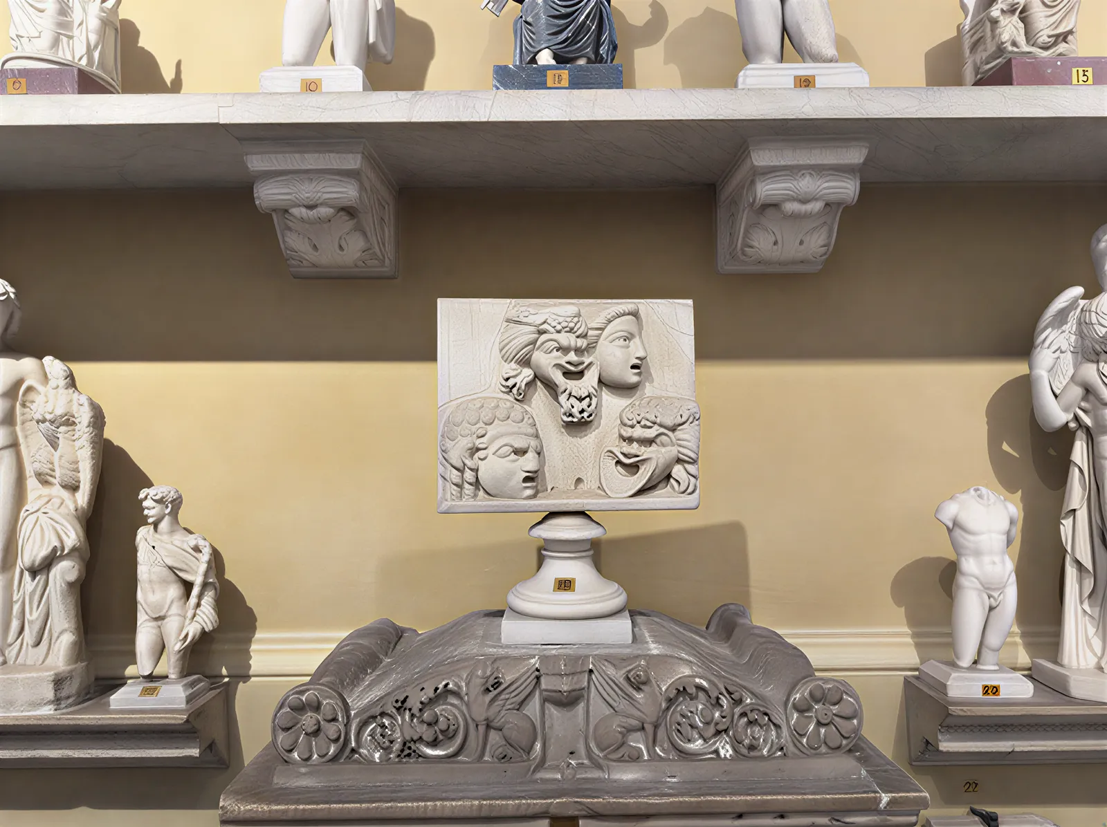 Visages de la Sculpture Antique