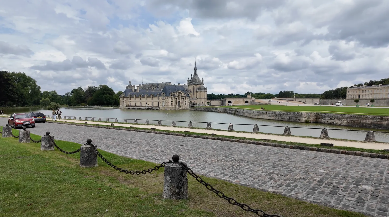 Élégance Éternelle : Les Secrets du Château de Chantilly